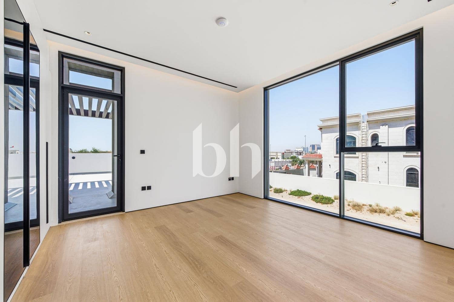 5 Bedroom Villa in Al Barsha South 2 - photo 2