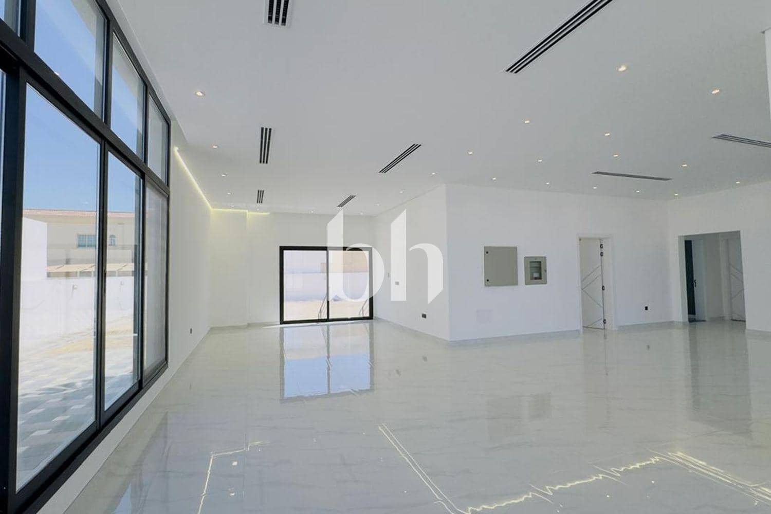 4 Bedroom Villa in Al Barsha 2 Villas - photo 2