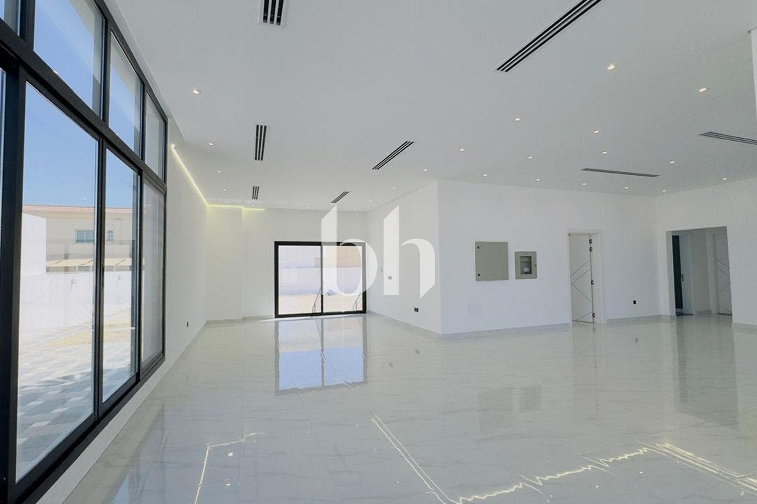 4 Bedroom Villa in Al Barsha 2 Villas - photo 2