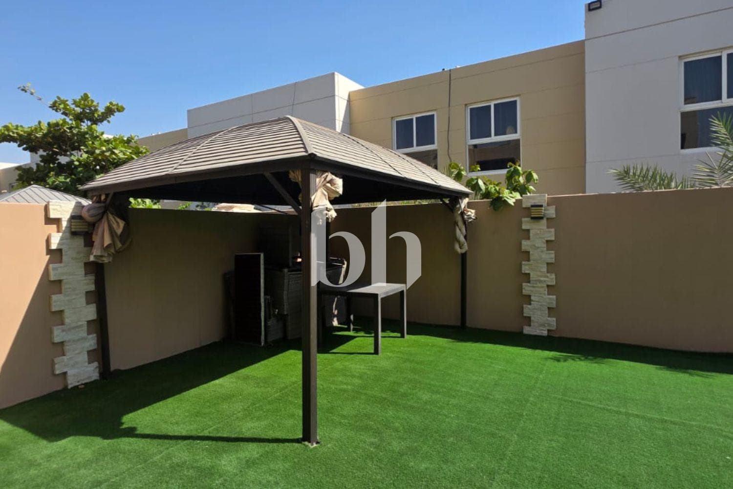 4 Bedroom Townhouse in Al Zahia 2 - photo 1