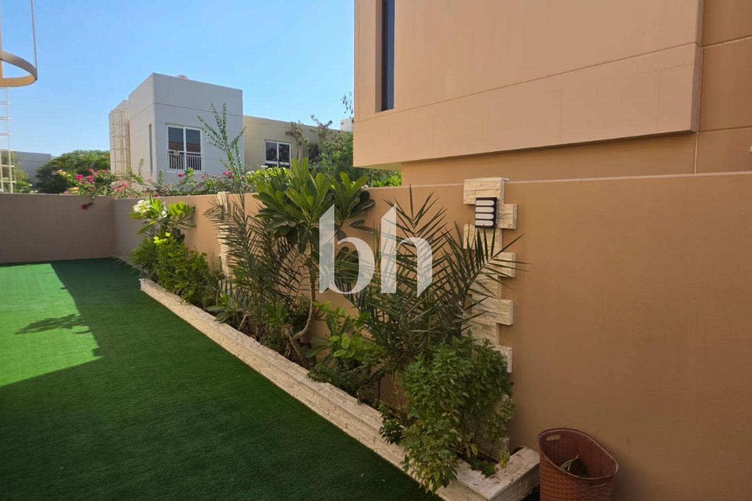 4 Bedroom Townhouse in Al Zahia 2 - photo 2