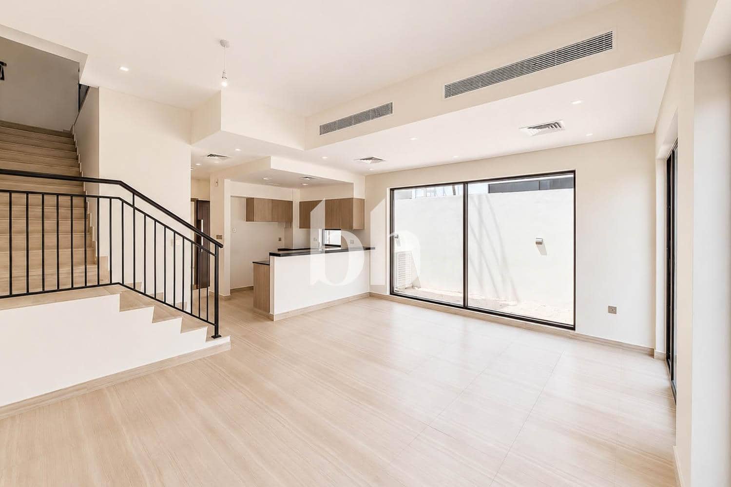 5 Bedroom Townhouse in Greenwoods - photo 2
