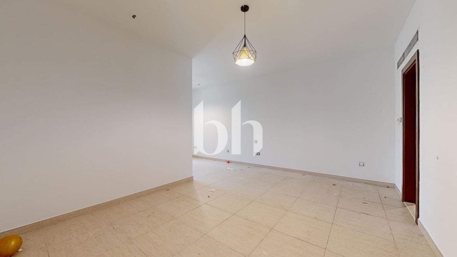 5 Bedroom Villa in Umm Suqeim 3 Villas - photo 1