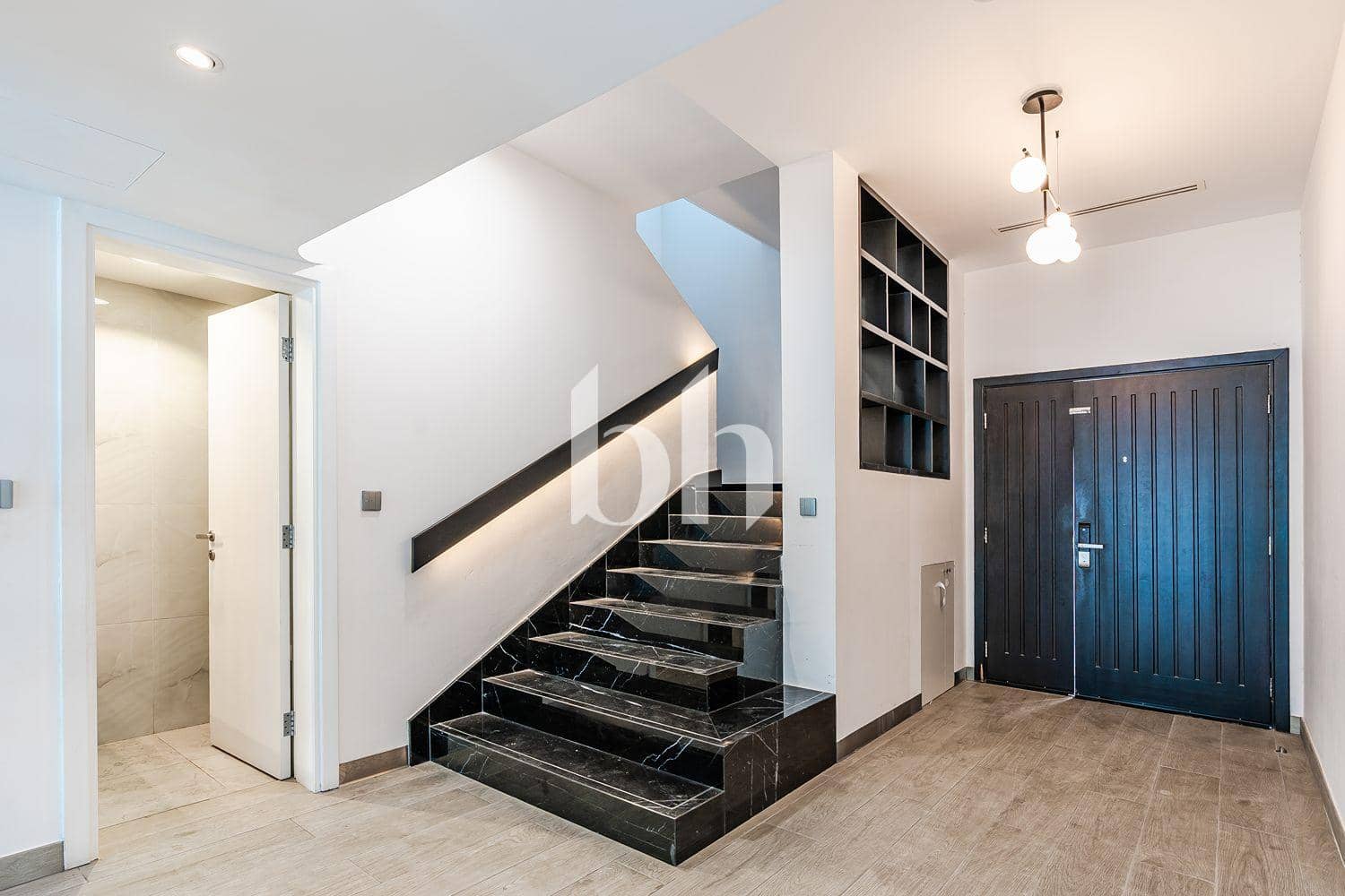5 Bedroom Villa in District 7B - photo 1