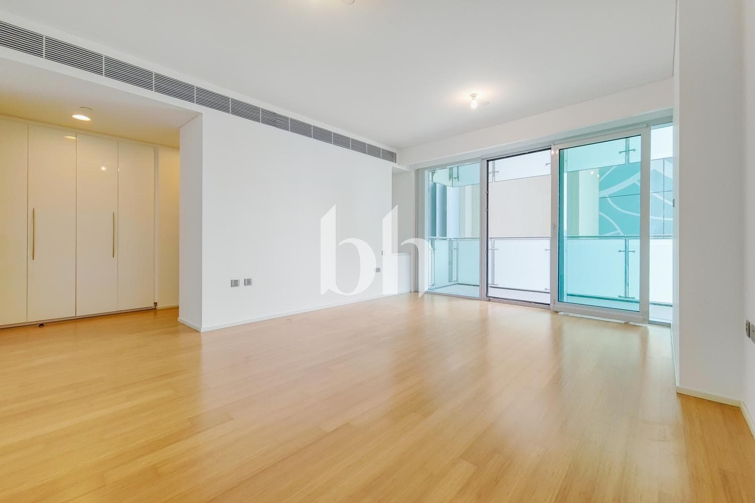 3 Bedroom Apartment in Al Rahba - photo 2