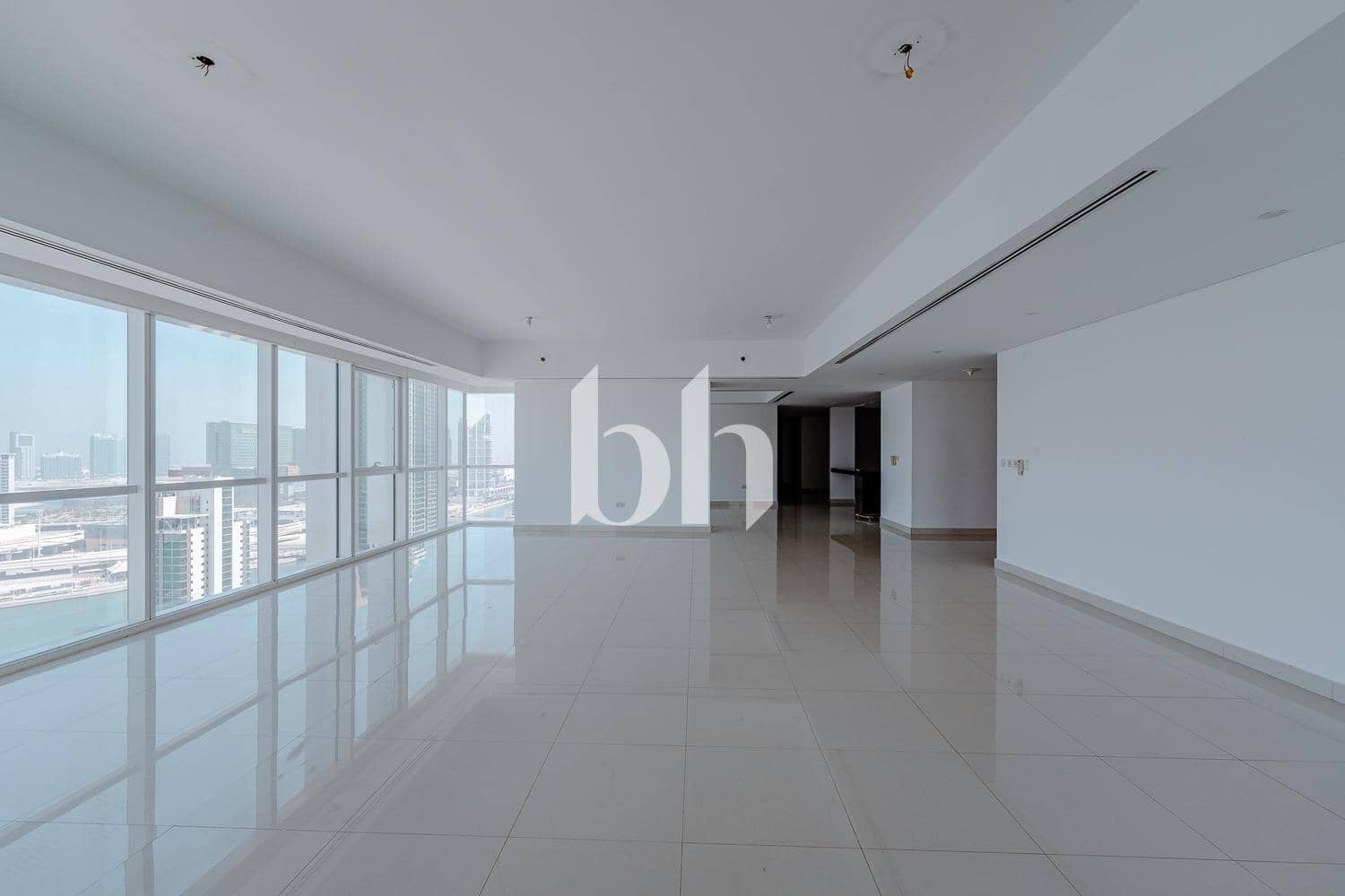 4 Bedroom Apartment in Al Durrah Tower - photo 2