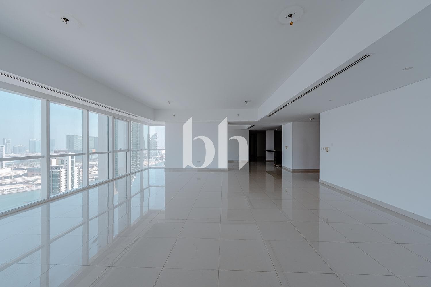 4 Bedroom Apartment in Al Durrah Tower - photo 2