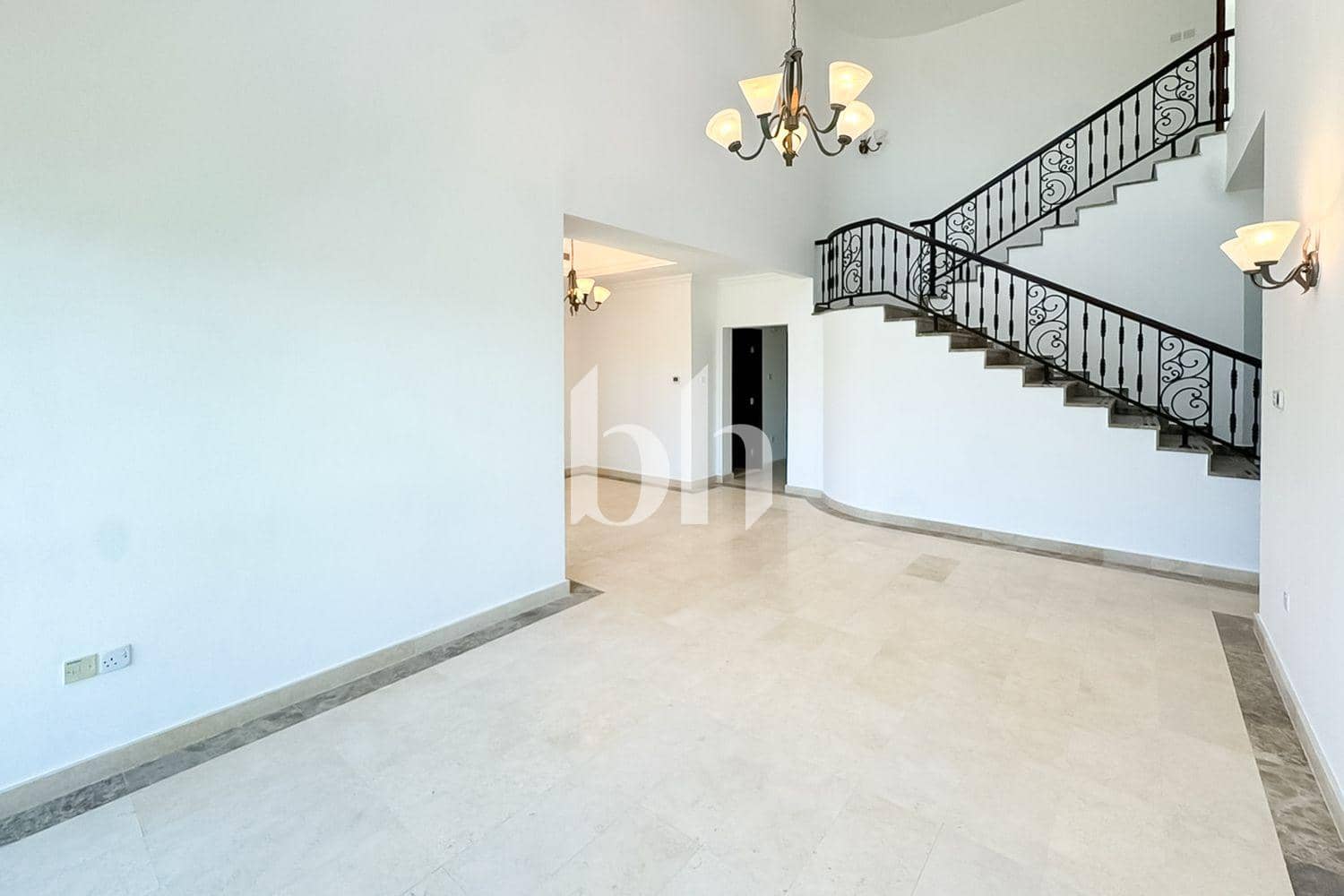4 Bedroom Villa in Cluster 09 - photo 1