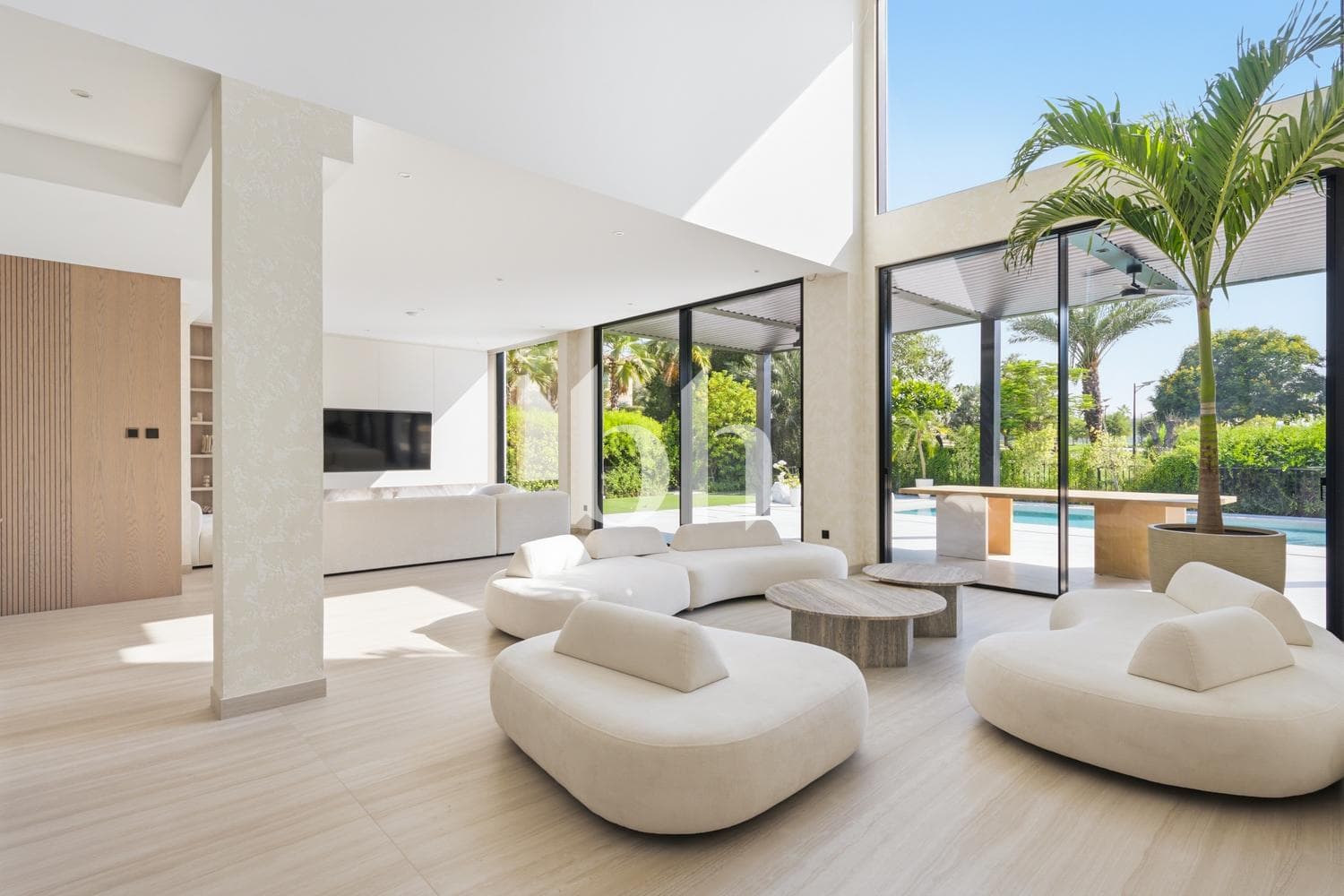 5 Bedroom Villa in Entertainment Foyer - photo 1