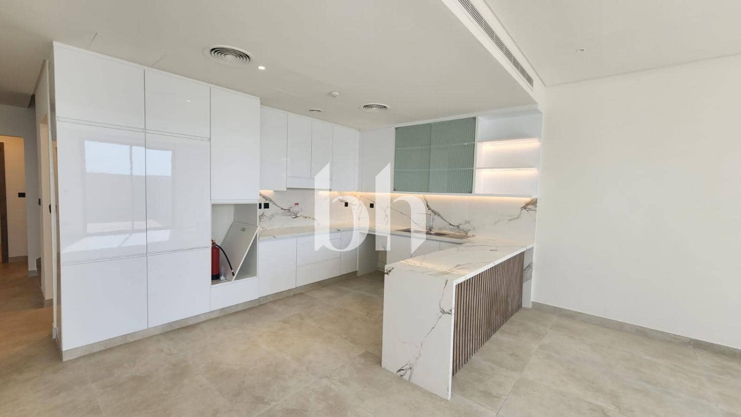 3 Bedroom Townhouse in California Residence - photo 1