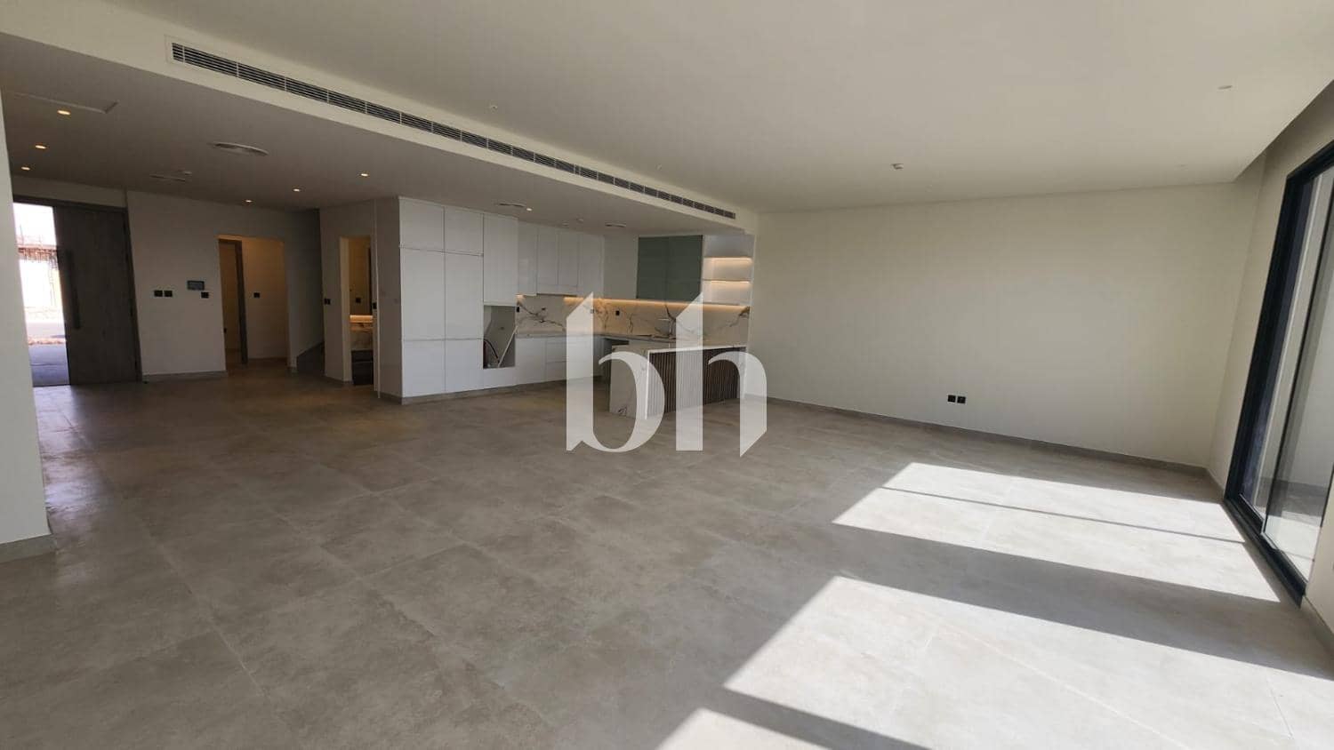 3 Bedroom Townhouse in California Residence