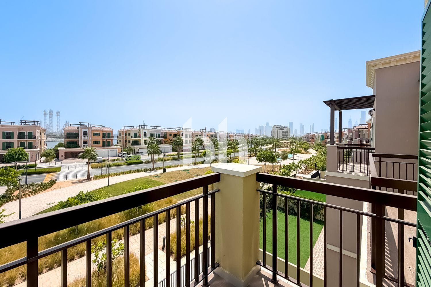 4 Bedroom Townhouse in Sur La Mer - photo 2