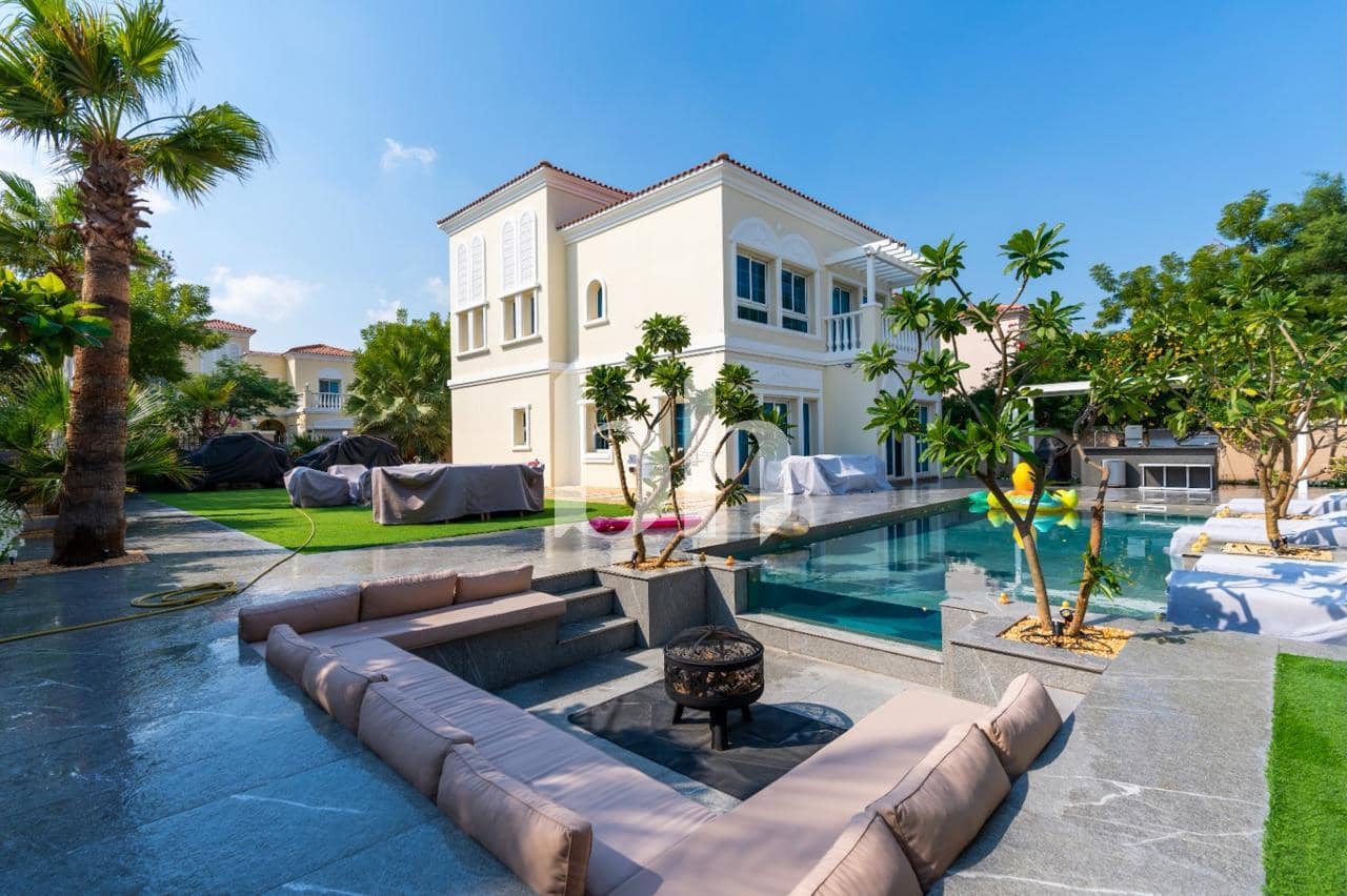 3 Bedroom Villa in District 8F