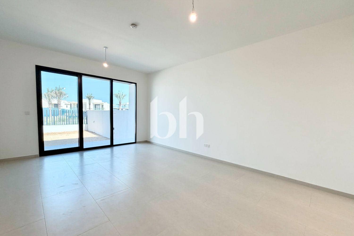 3 Bedroom Townhouse in Jebel Ali Village Townhouses - photo 2