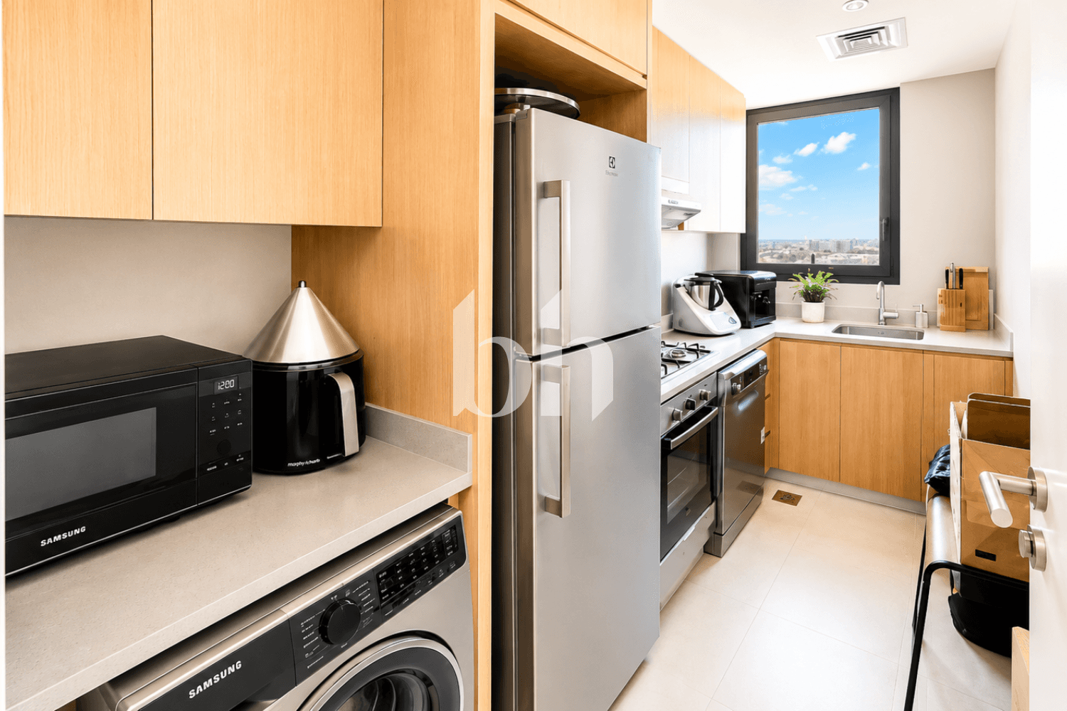 2 Bedroom Apartment in Al Mamsha - photo 2