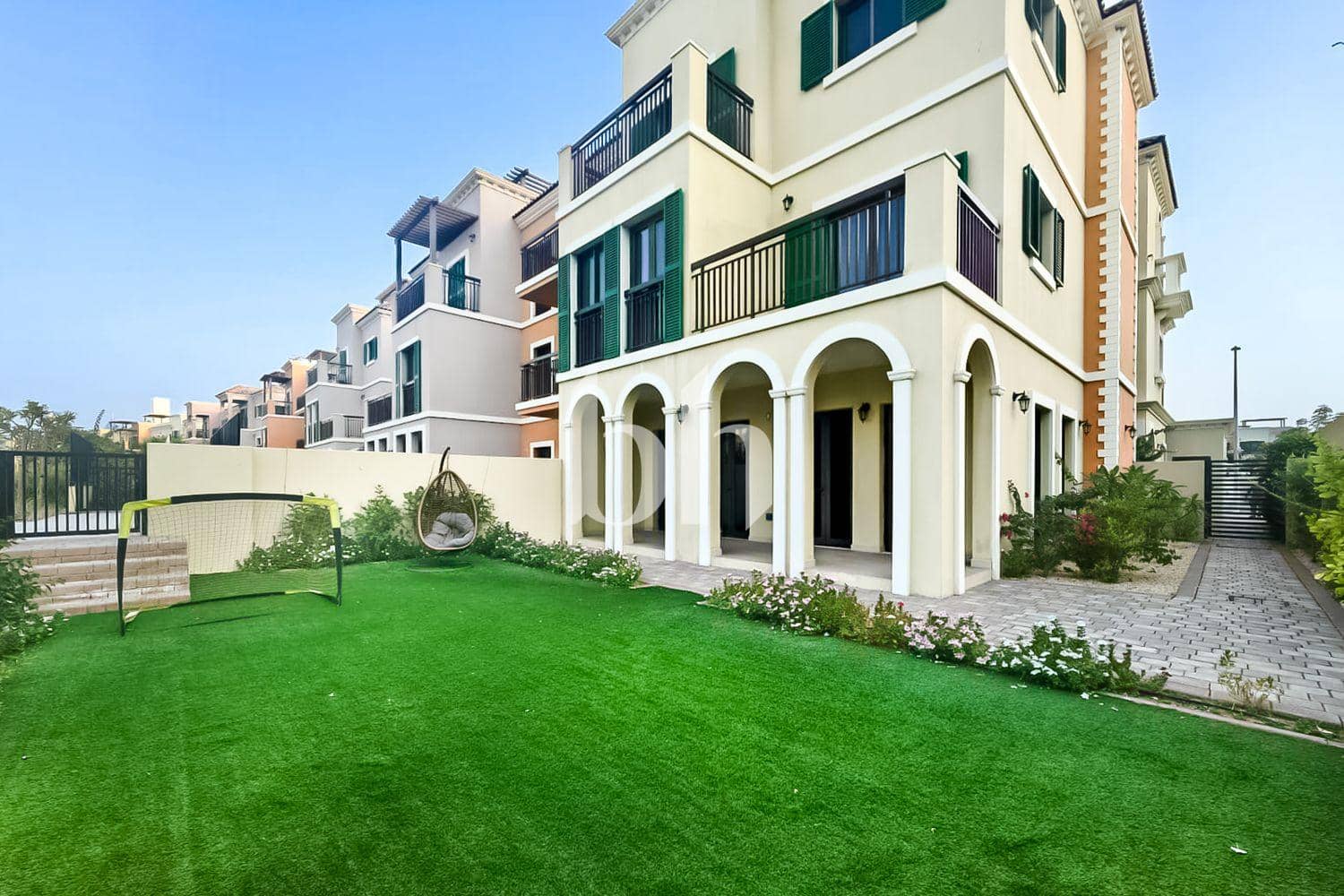 4 Bedroom Townhouse in Sur La Mer 1