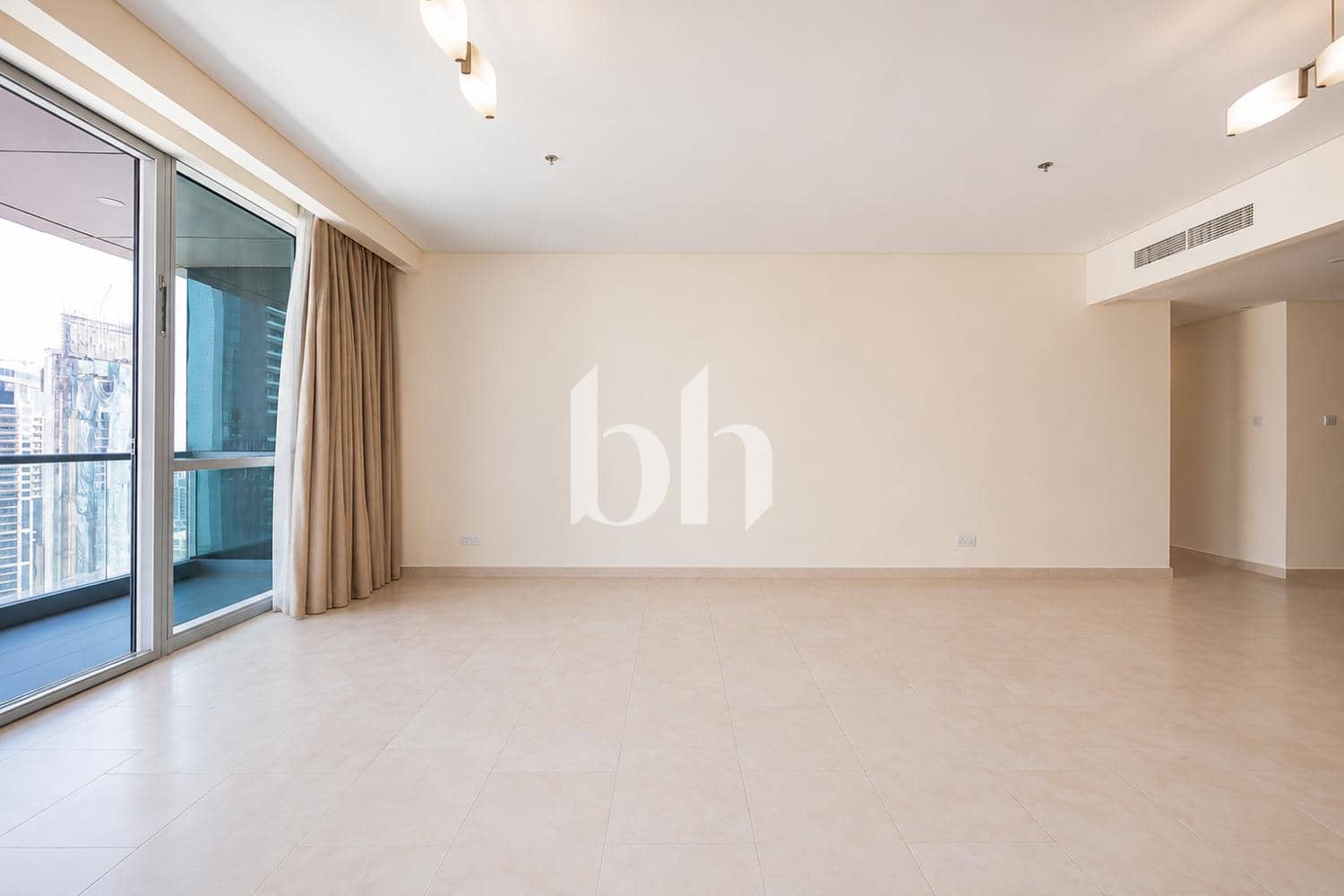 2 Bedroom Apartment in Al Fattan Marine Towers - photo 1