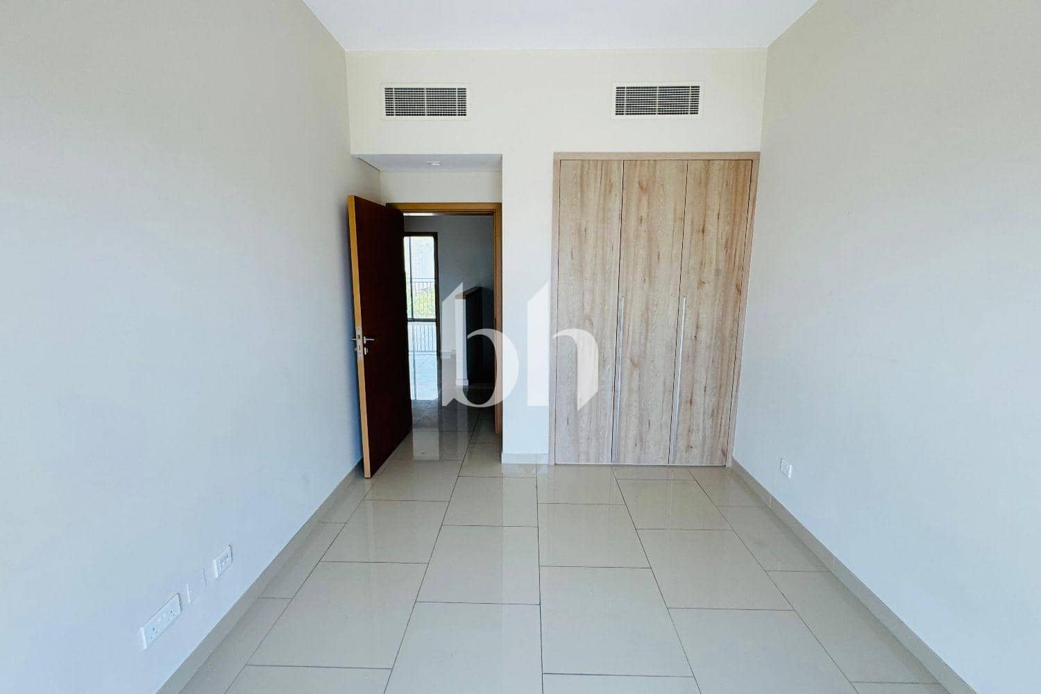 3 Bedroom Townhouse in Al Zahia 4 - photo 1