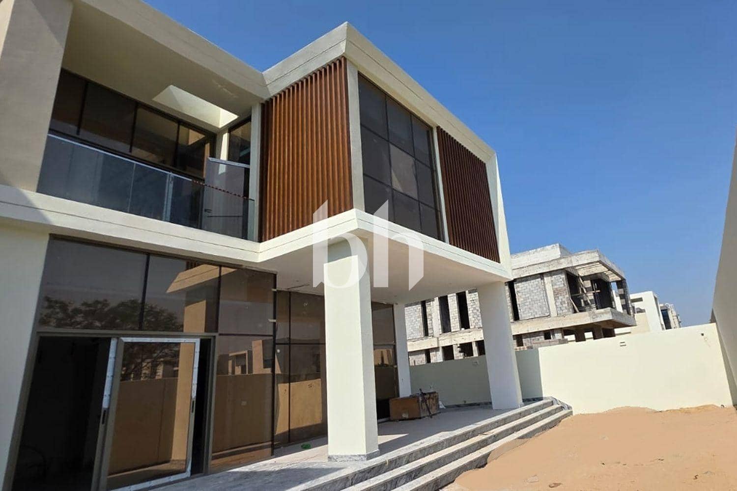 5 Bedroom Villa in Al Zahia 6 - photo 1