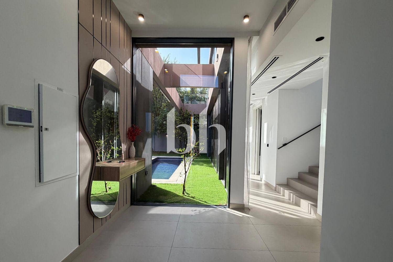 4 Bedroom Villa in Sendian - photo 1