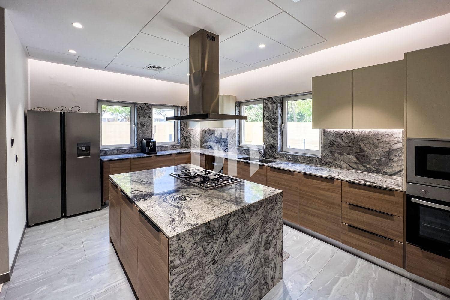 5 Bedroom Villa in Ponderosa - photo 2