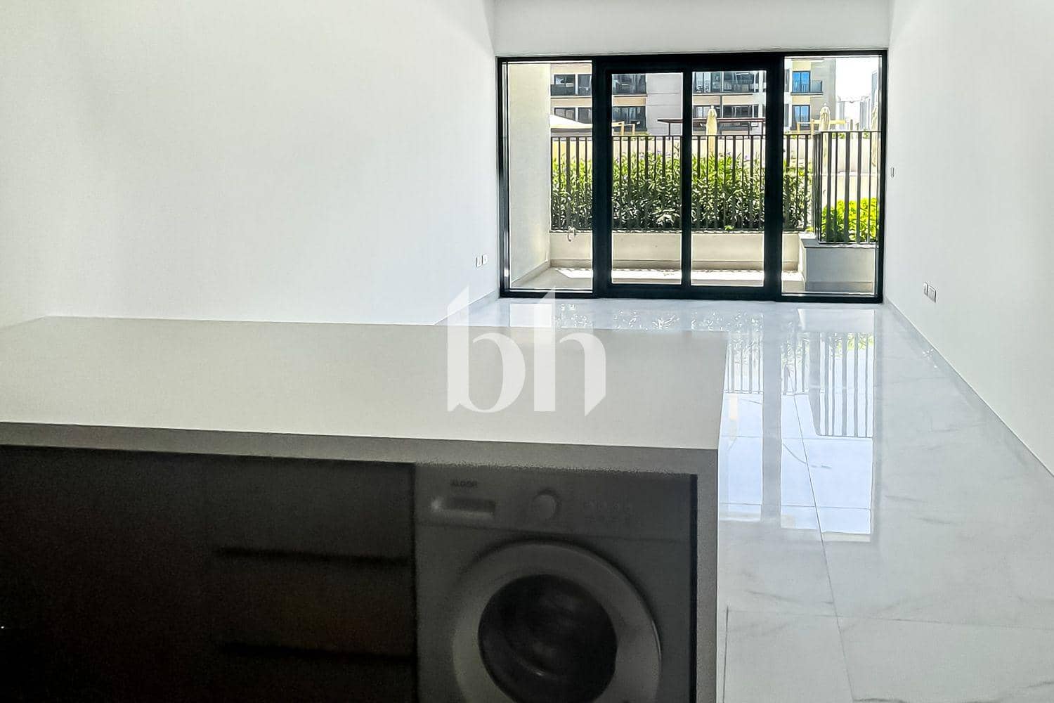 2 Bedroom Apartment in Azizi Mirage - photo 2
