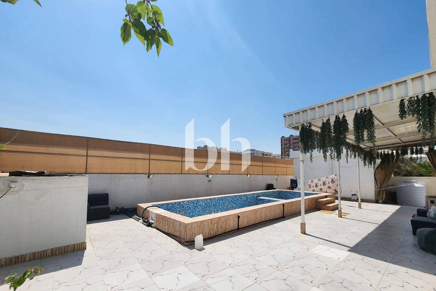 4 Bedroom Villa in Sharqan - photo 1