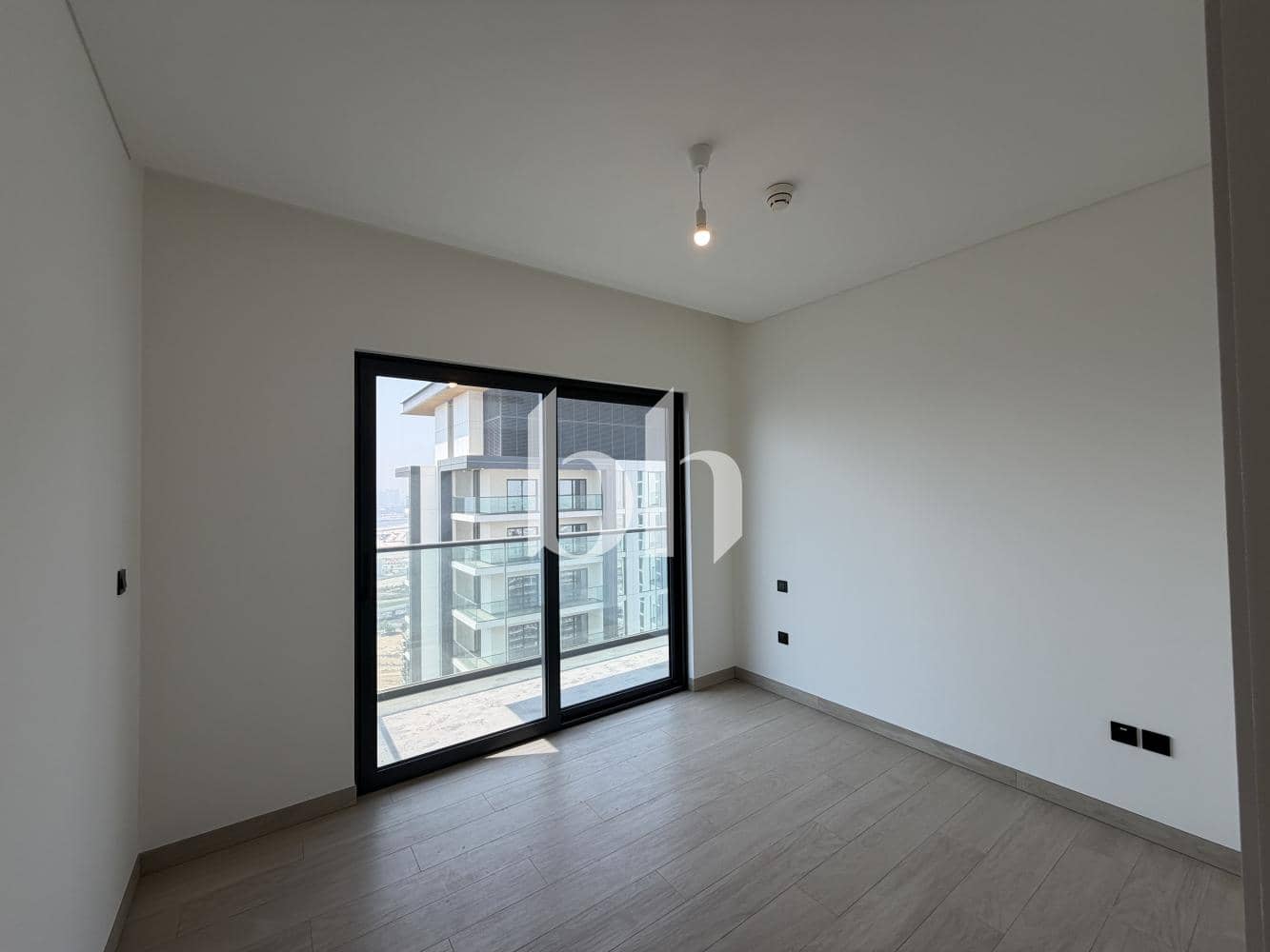 3 Bedroom Apartment in Crest Grande - photo 2