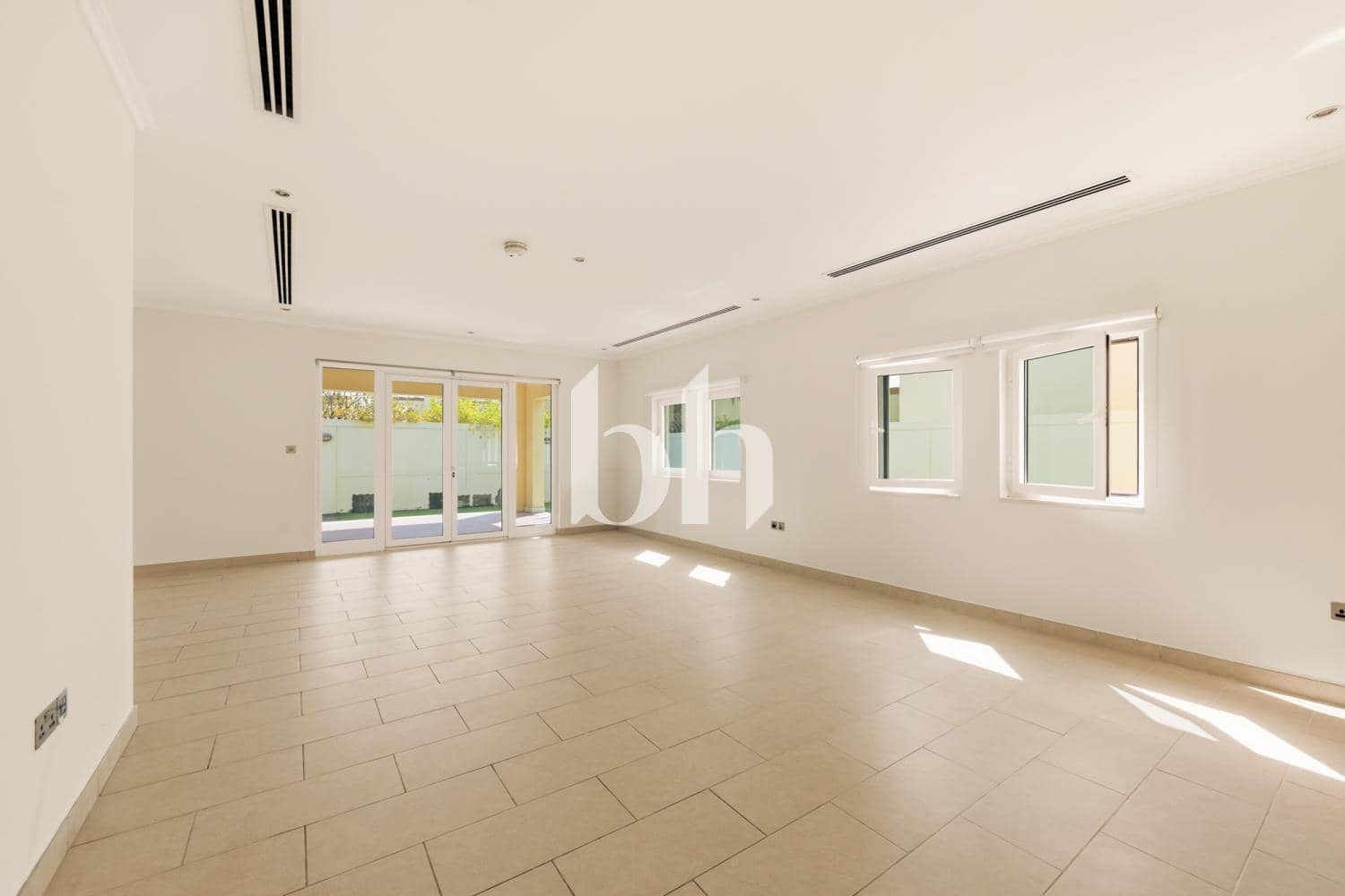 3 Bedroom Villa in District 7 Regional - photo 2