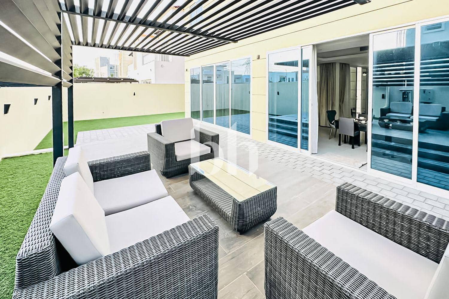 5 Bedroom Villa in Jumeirah Village Triangle - photo 2