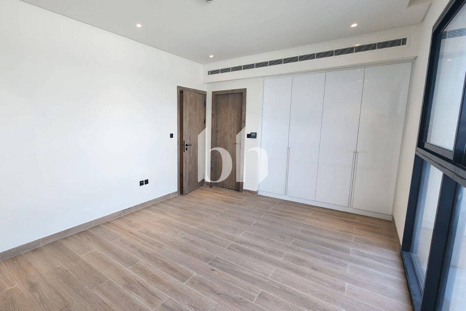 3 Bedroom Townhouse in California Residence