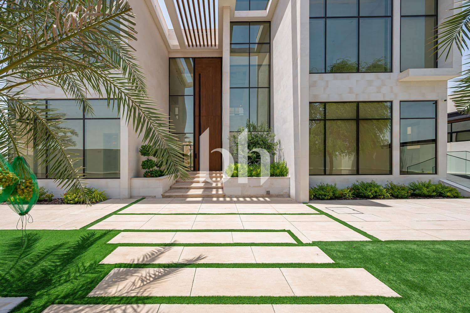 5 Bedroom Villa in Al Aweer