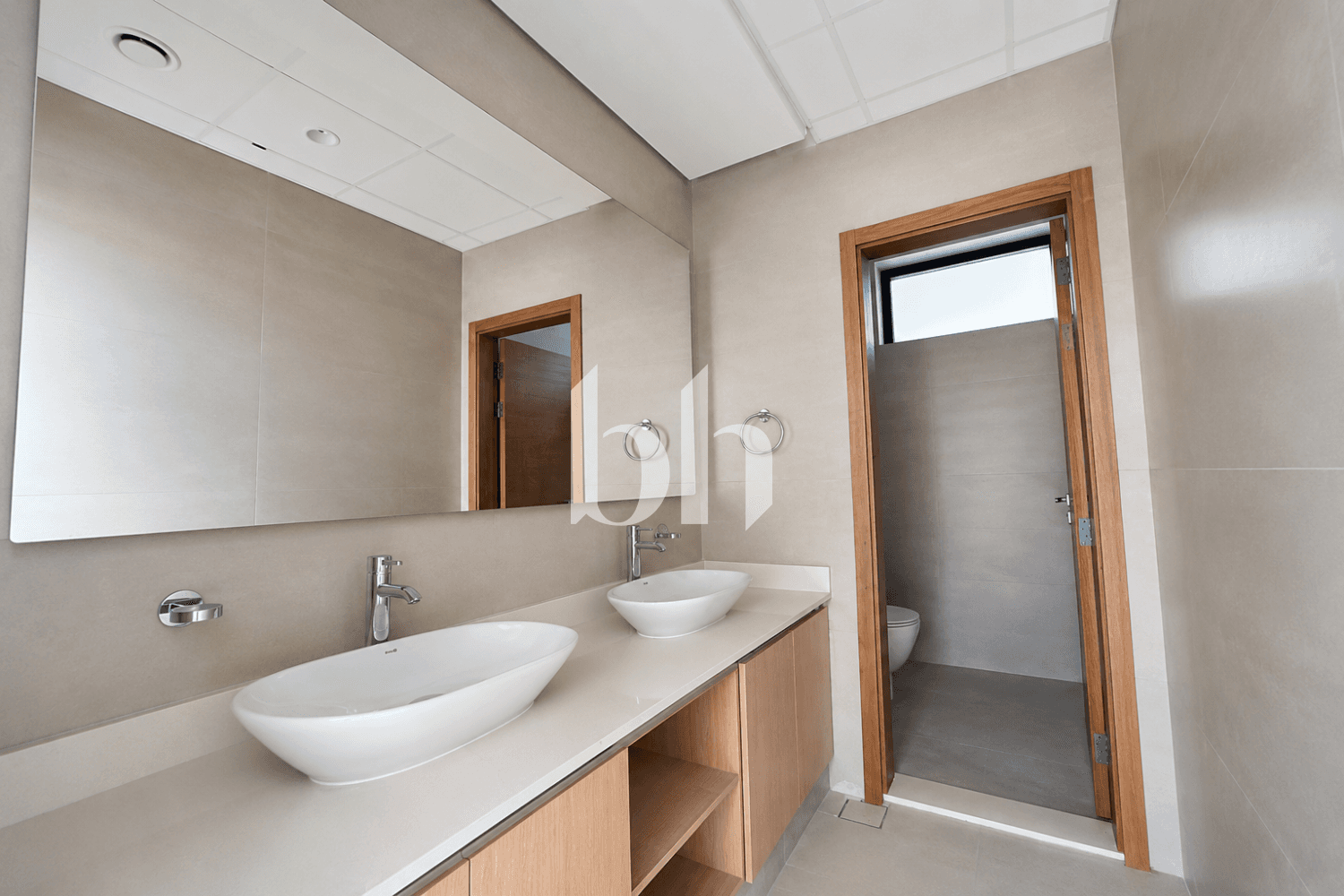 5 Bedroom Villa in Sharjah Garden City - photo 2
