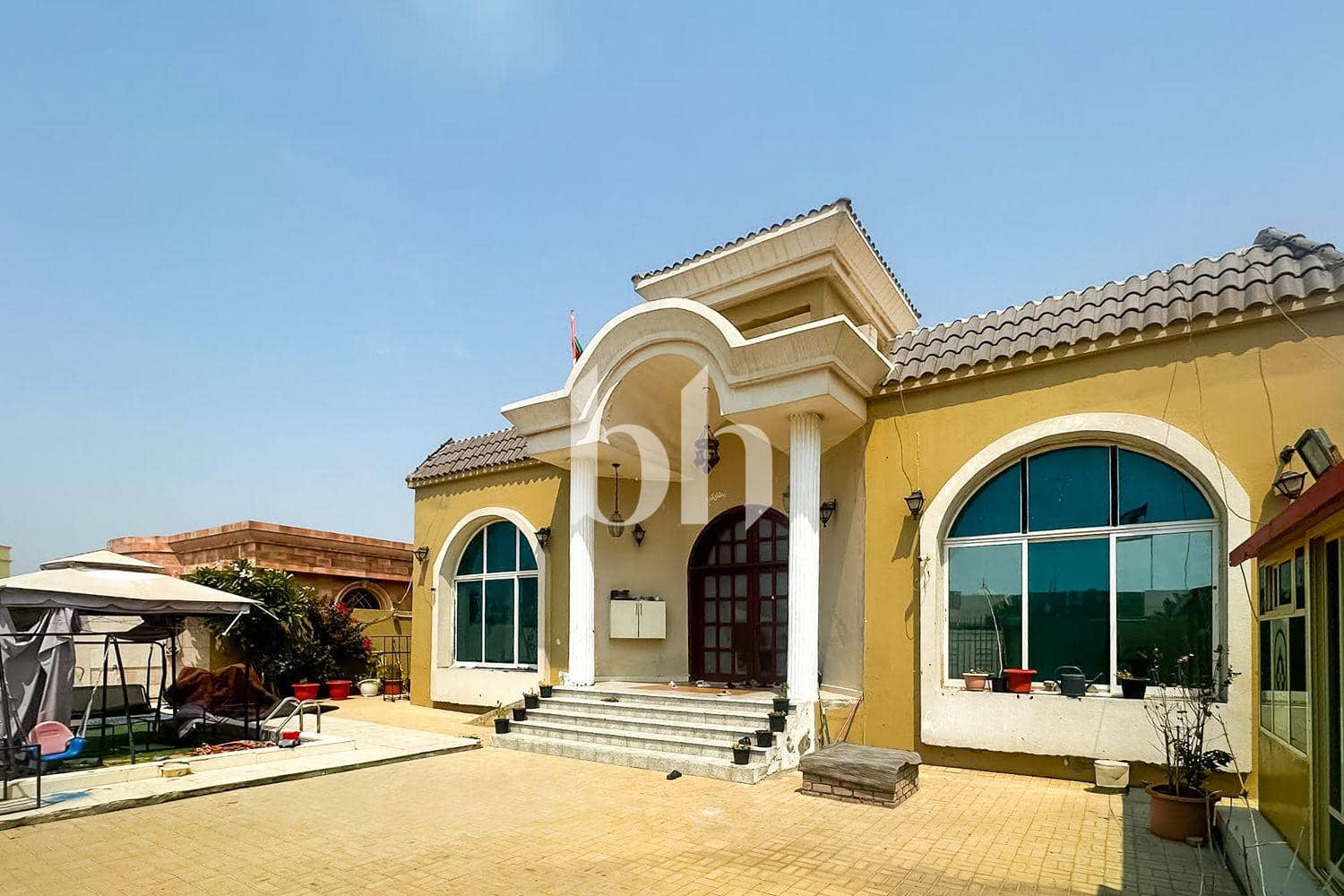 3 Bedroom Villa in Al Quoz 1 Villas - photo 1