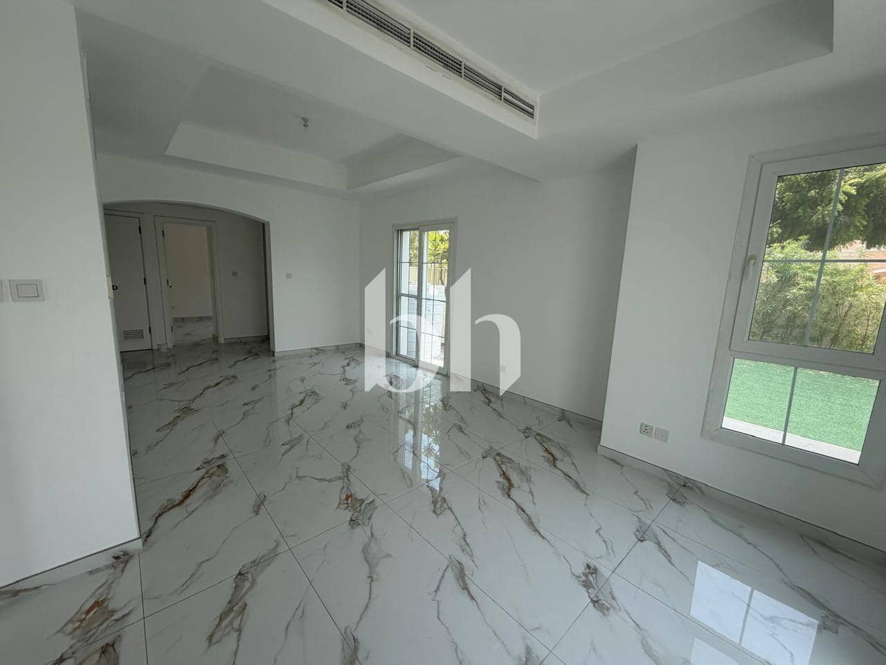 4 Bedroom Townhouse in Al Reem 1 - photo 2