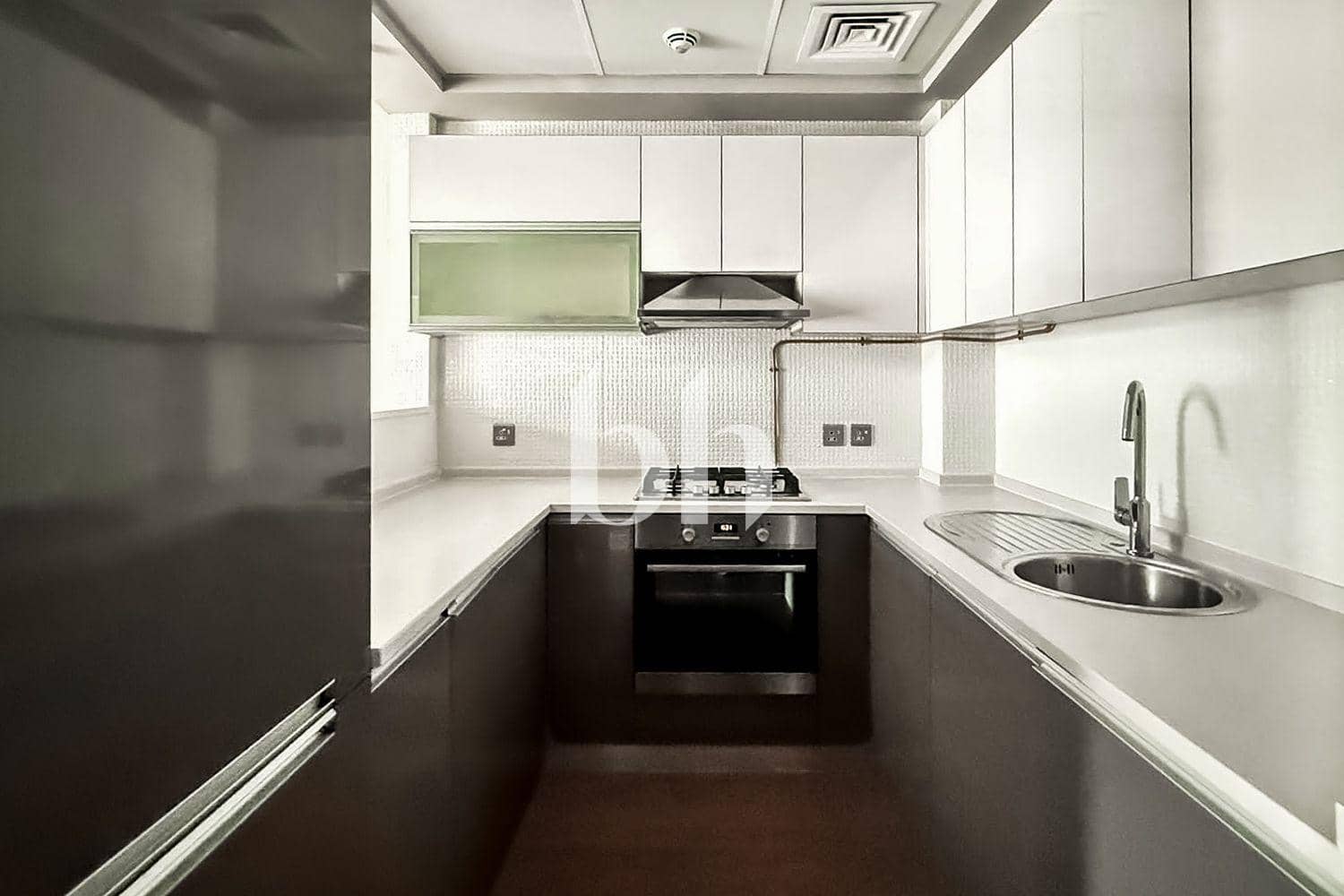 1 Bedroom Apartment in Glitz 3 - photo 2