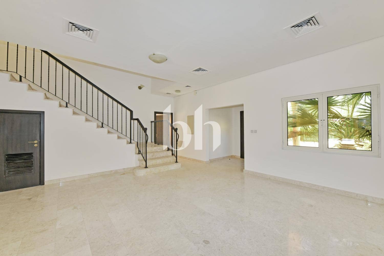 5 Bedroom Villa in Centro Courtyard 6 - photo 1