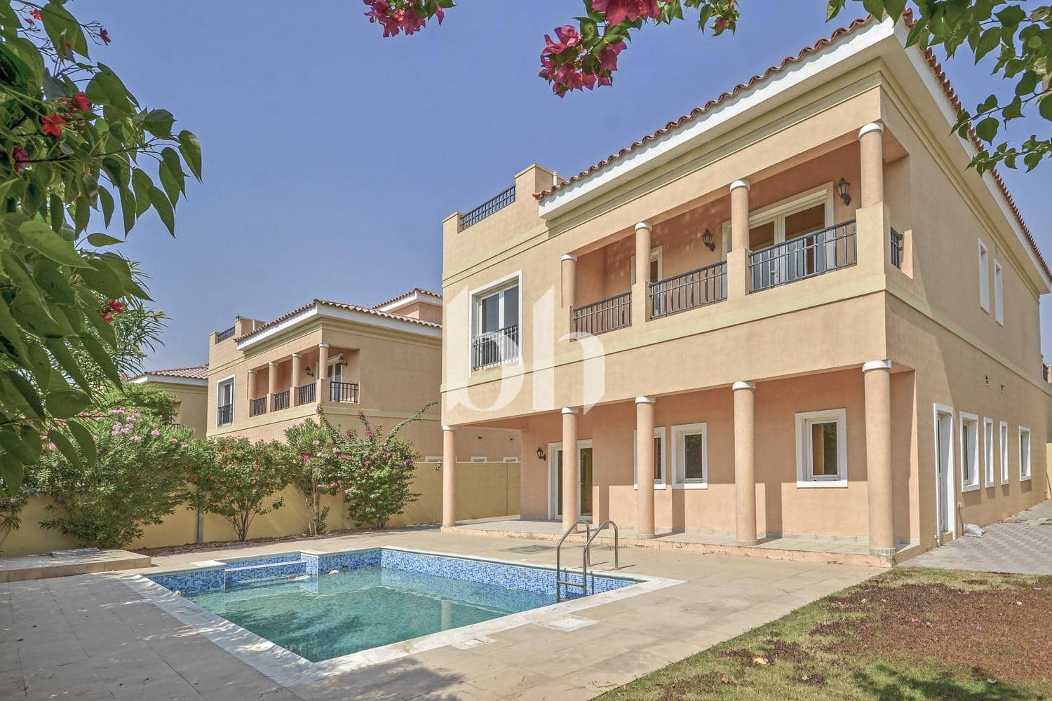5 Bedroom Villa in Centro Courtyard 6