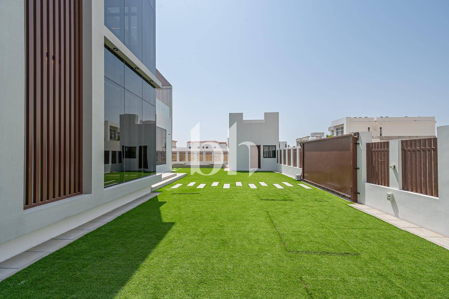 5 Bedroom Villa in Madinat Hind 3 - photo 1