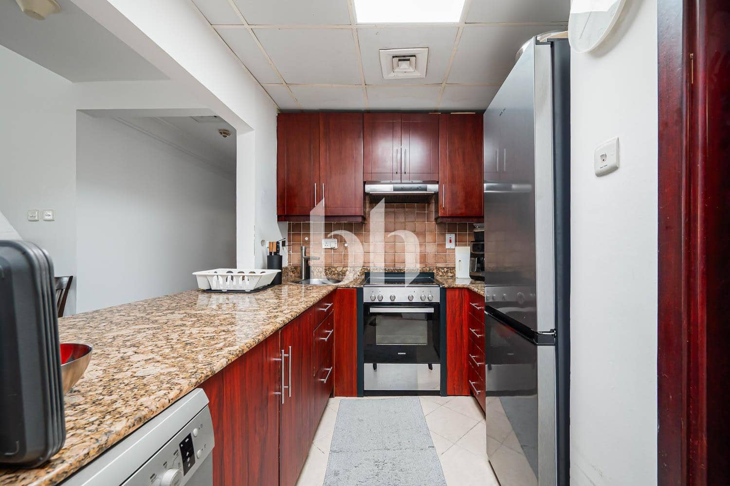 2 Bedroom Apartment in Lakeshore Tower 1 - photo 1