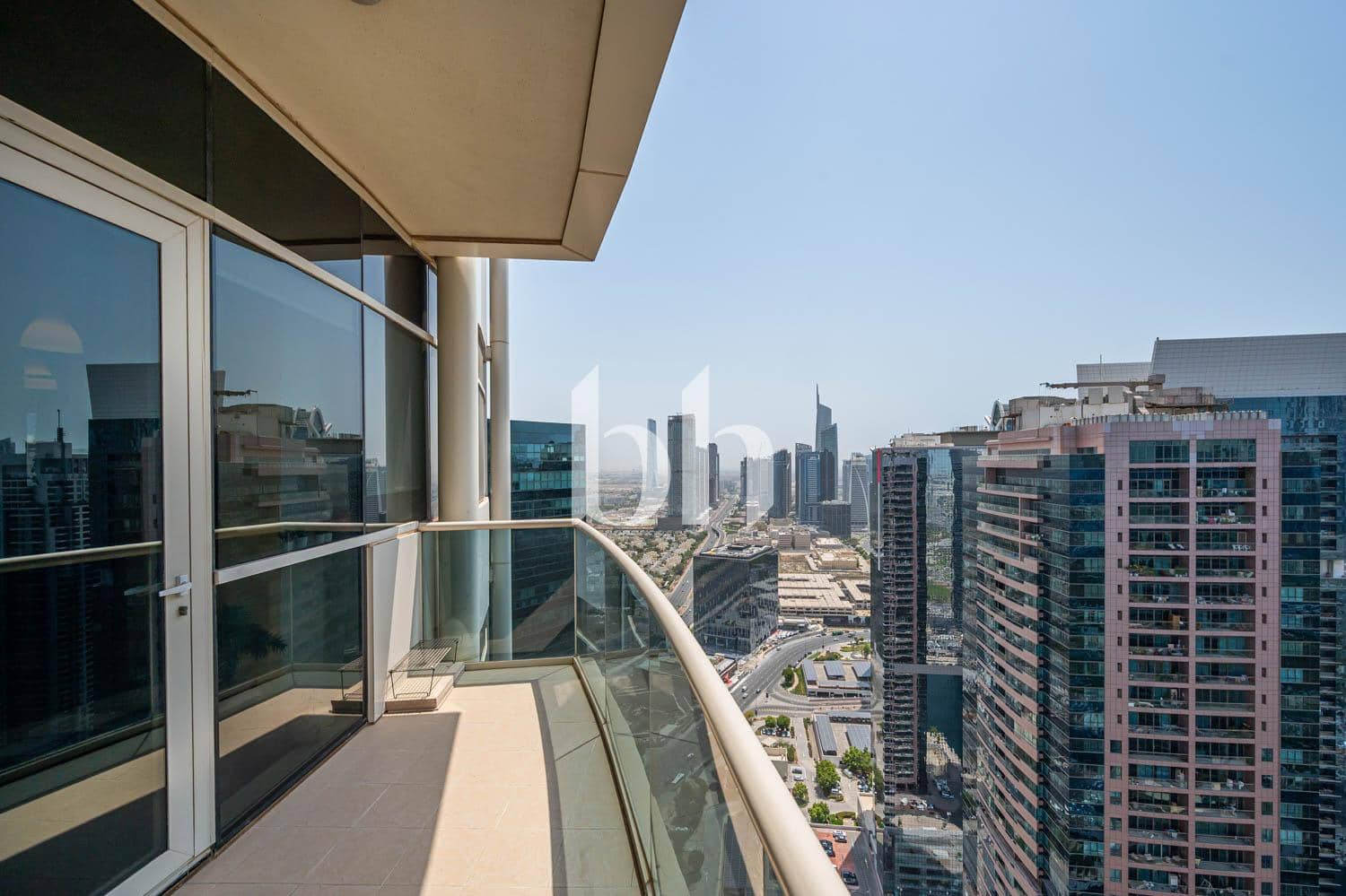 2 Bedroom Apartment in Lakeshore Tower 1 - photo 2