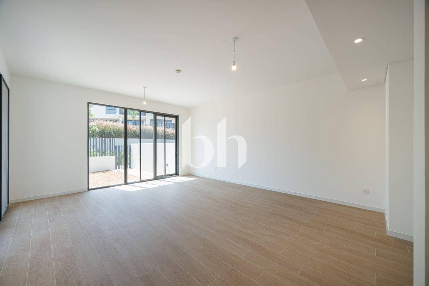 4 Bedroom Townhouse in Jebel Ali Village Townhouses - photo 2