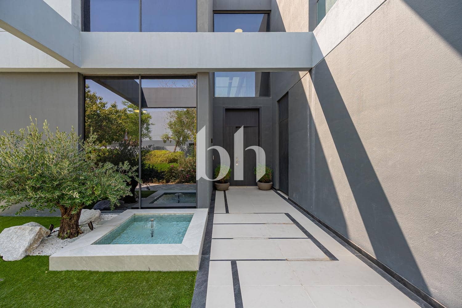 4 Bedroom Villa in Sendian - photo 1