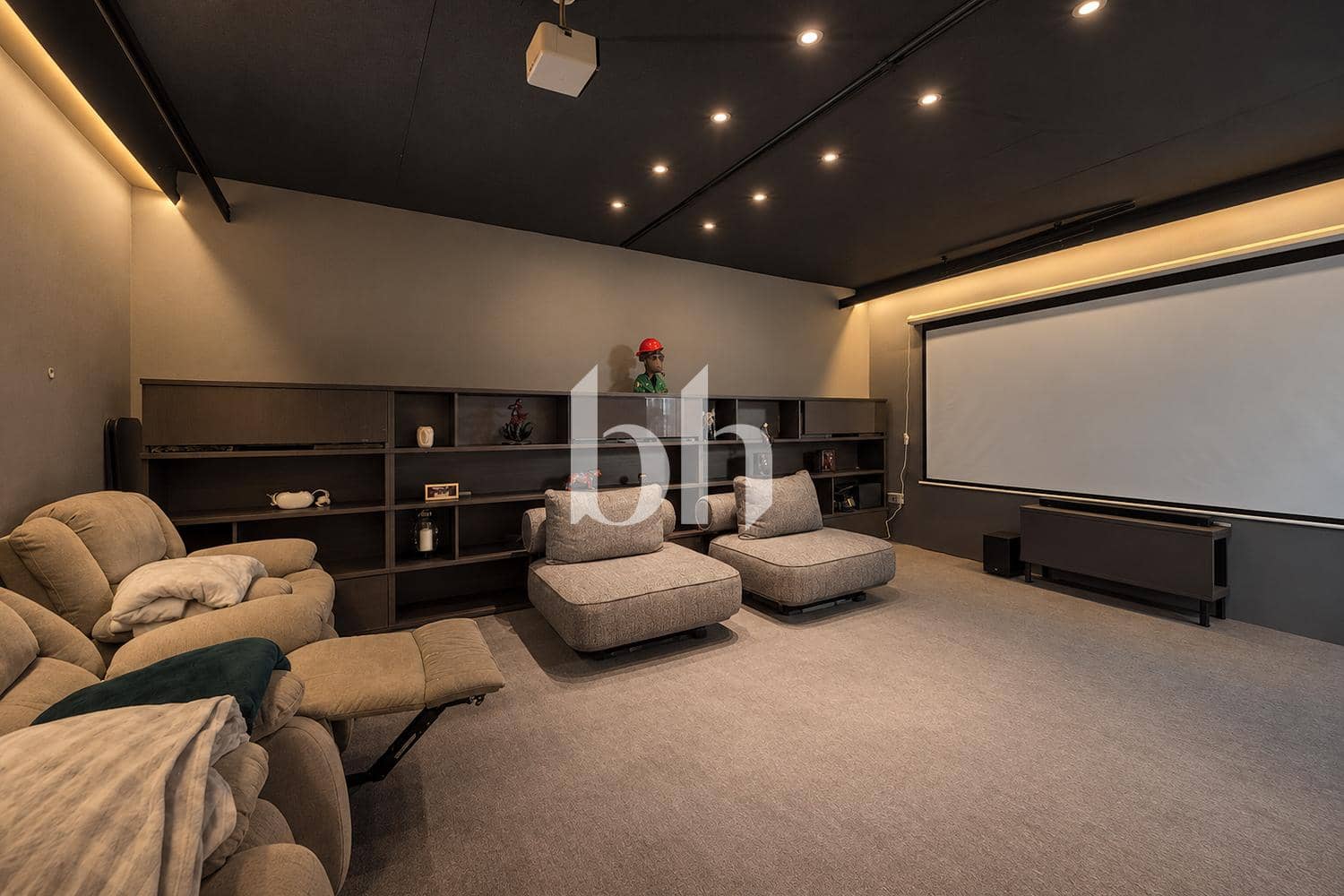 4 Bedroom Villa in Chorisia 1 Villas - photo 2