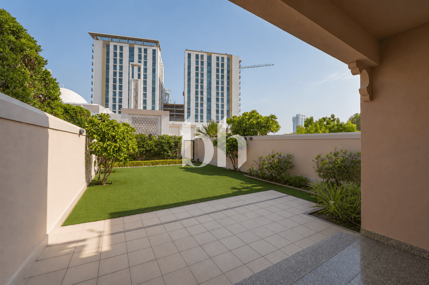 4 Bedroom Villa in Al Barsha 1 Villas - photo 2