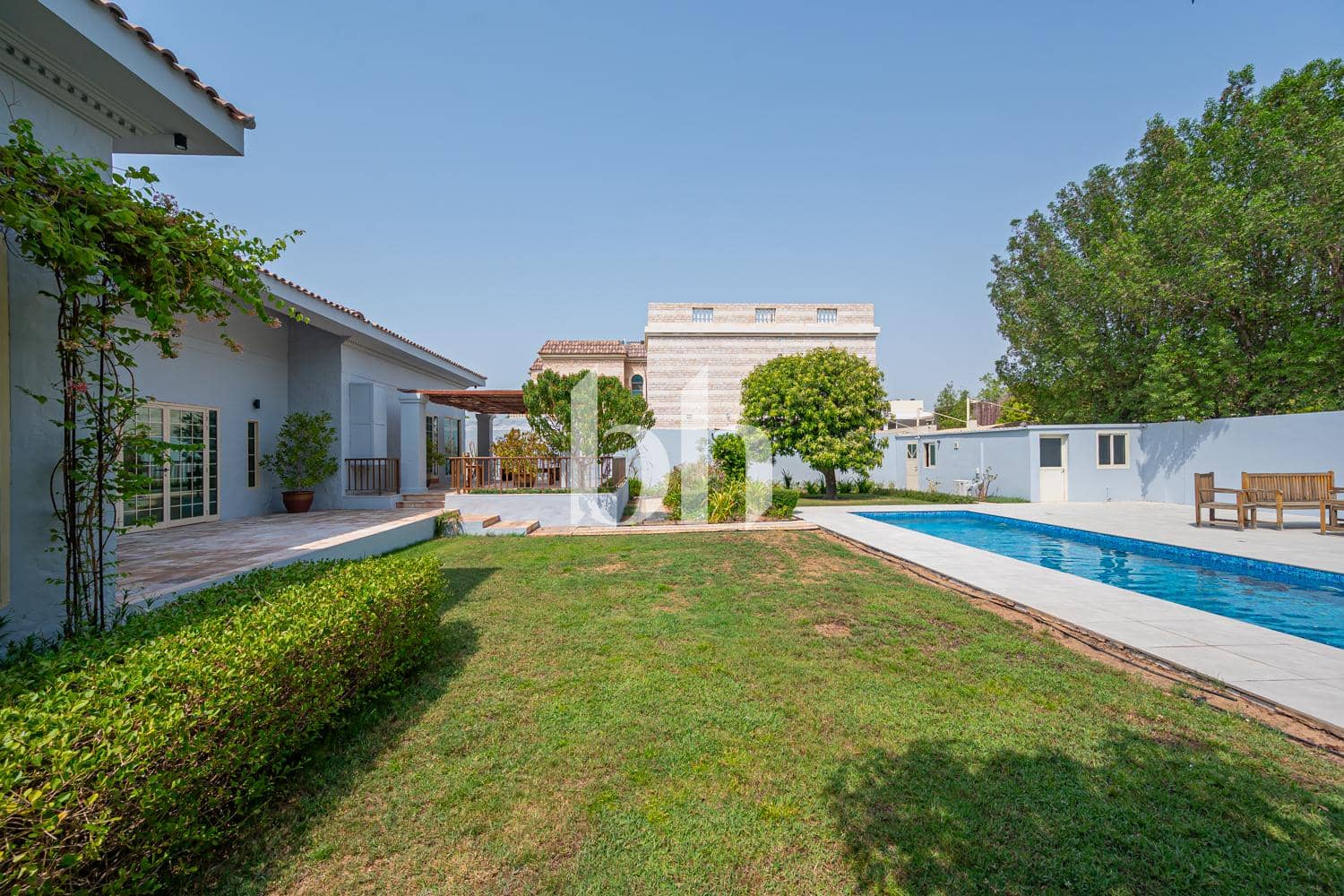 5 Bedroom Villa in Al Barsha 1 Villas - photo 1