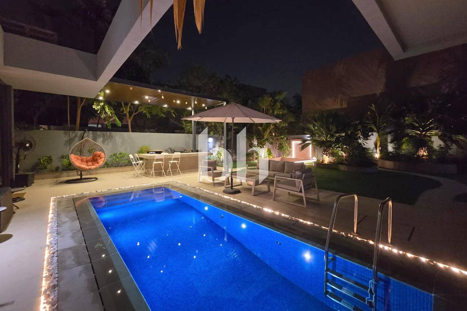 4 Bedroom Villa in Sendian - photo 1