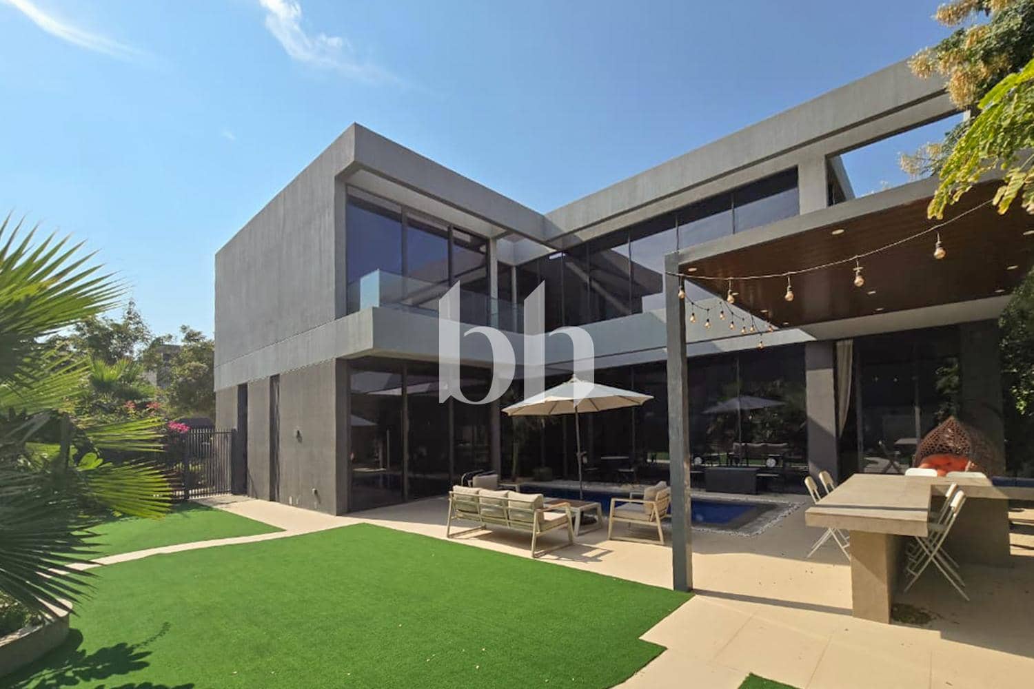 4 Bedroom Villa in Sendian