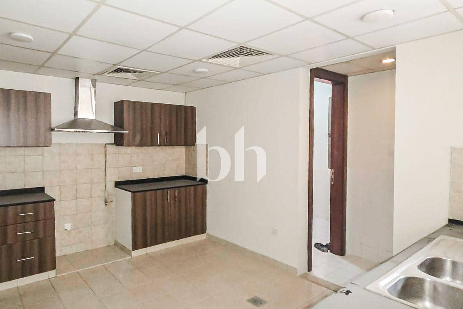 4 Bedroom Townhouse in Al Zahia 1 - photo 2