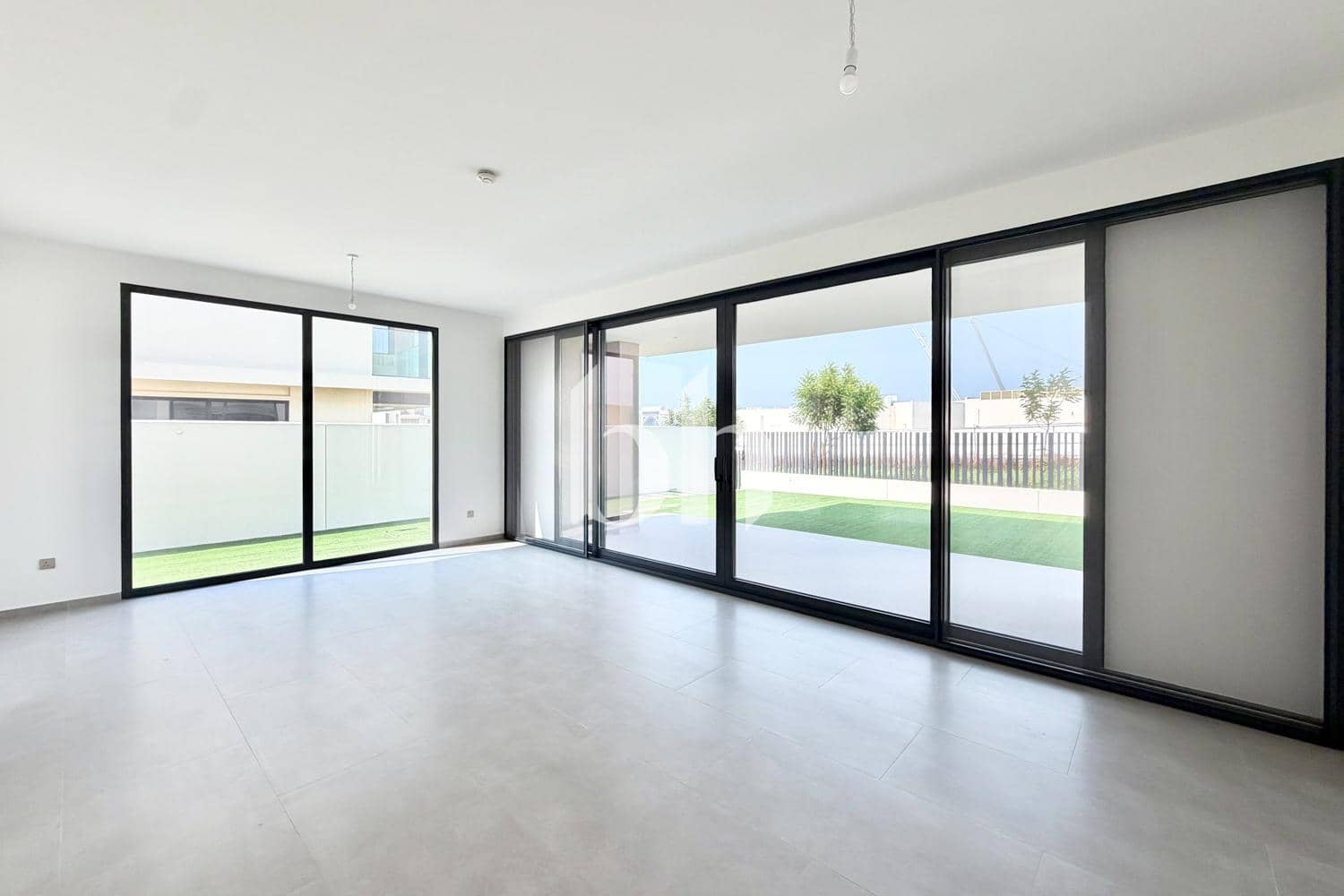 5 Bedroom Villa in Jebel Ali Village Villas - photo 1